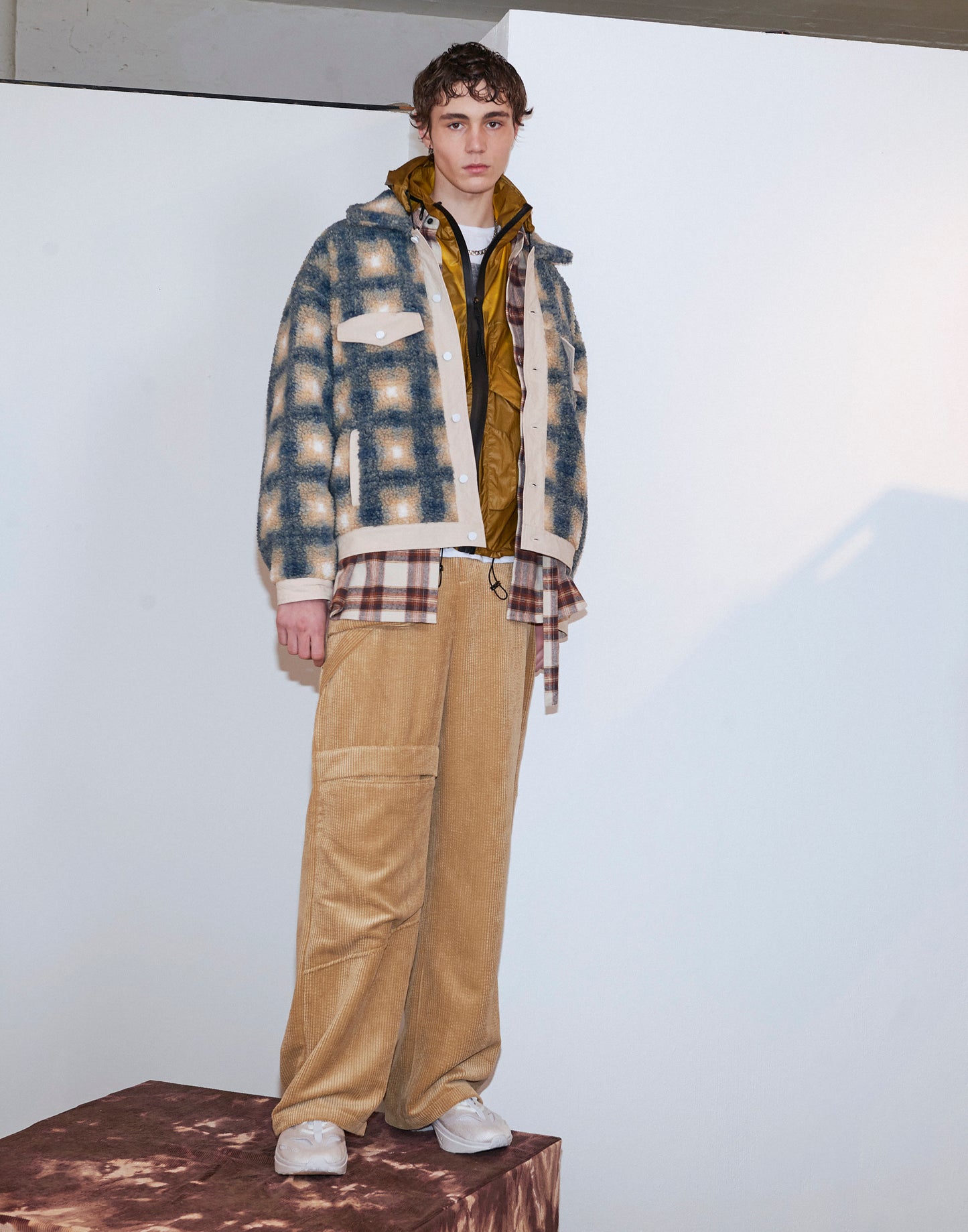 Vinti Andrews Loose Trousers Beige Cord